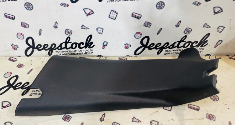  Накладка на заднюю стойку правая черная 1 Jeep Grand Cherokee ZG-ZJ