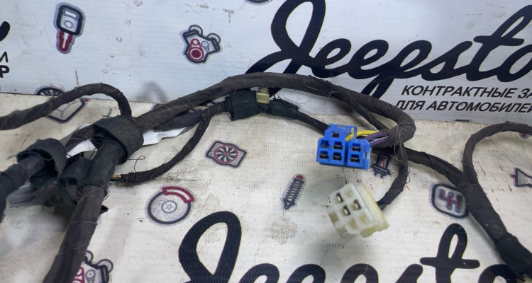  Жгут проводов передний правой двери Dodge Durango DN