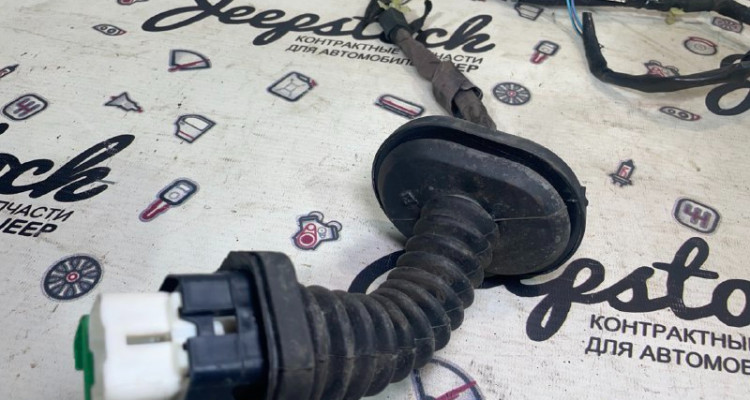  Жгут проводов передний правой двери Dodge Durango DN