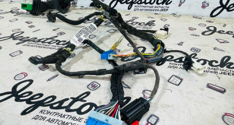  Жгут проводов передней левой двери Dodge Durango DN