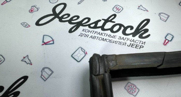  Уплотнитель стекла задней левой двери Dodge Durango DN