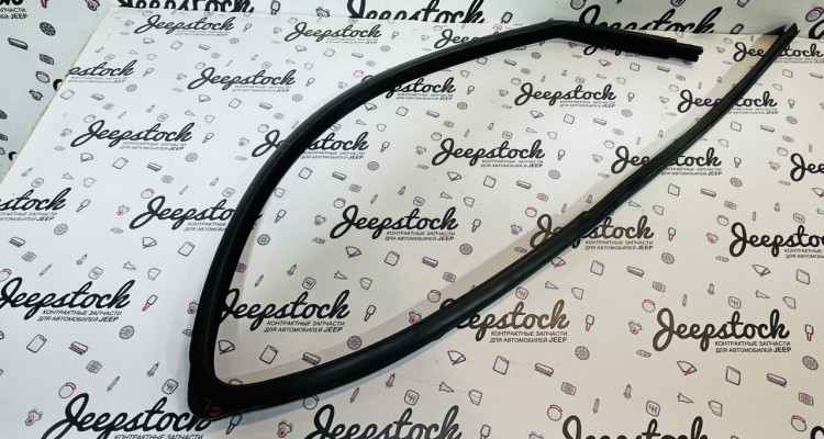  Уплотнитель стекла передней левой двери Dodge Durango DN