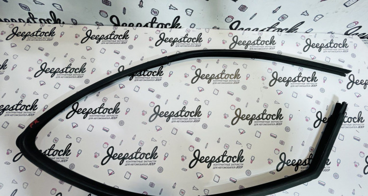  Уплотнитель стекла передней правой двери Dodge Durango DN