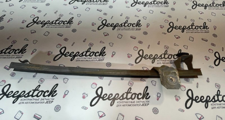  Направляющая стекла передней правой двери 1 Dodge Durango DN