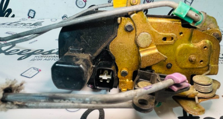  Замок передней левой двери Dodge Durango DN