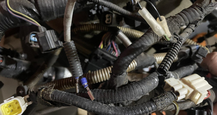  Жгут проводки моторной 5.7L RHD Jeep Grand Cherokee WK2