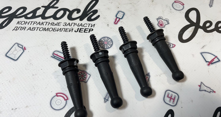  Болты крепления топливной рампы 5.7L. Jeep Grand Cherokee WK2