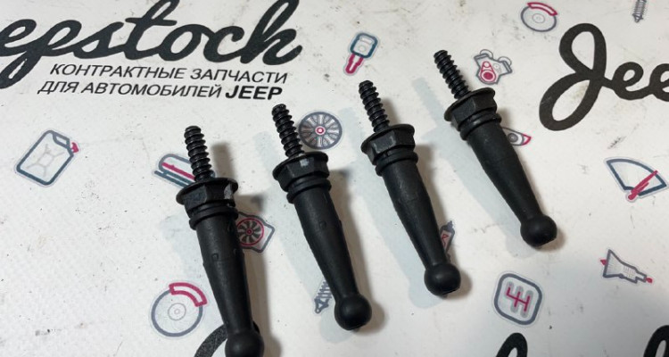  Болты крепления топливной рампы 5.7L. Jeep Grand Cherokee WK2