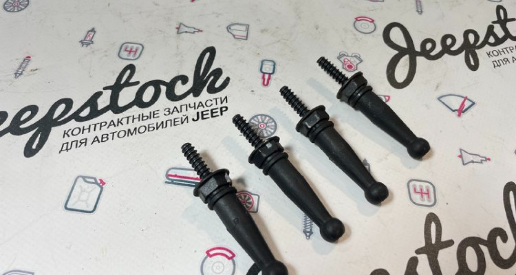  Болты крепления топливной рампы 5.7L. Jeep Grand Cherokee WK2