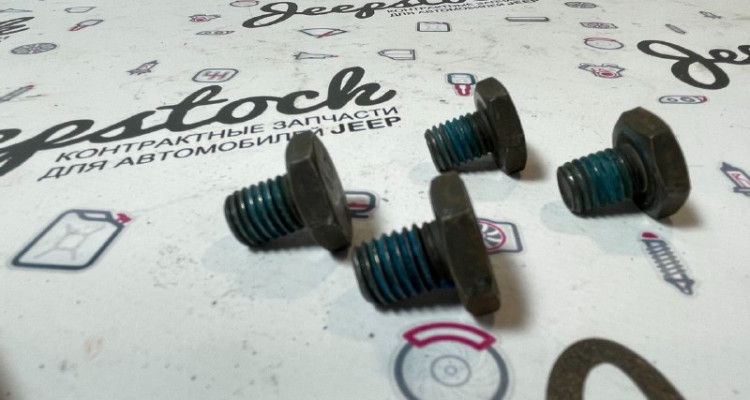  Болты крепления бублика 5.7L. Jeep Grand Cherokee WK2