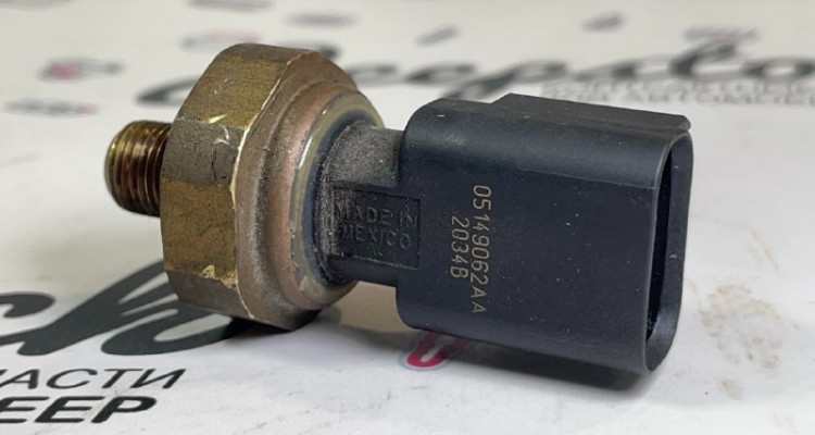  Датчик давления масла 5.7L Jeep Grand Cherokee WK2