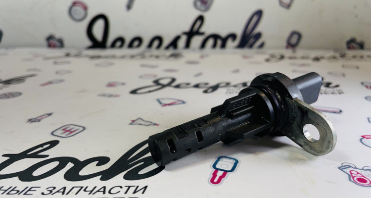  Датчик положения распредвала 5.7L Jeep Grand Cherokee WK2