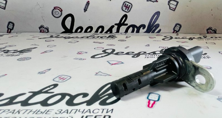  Датчик положения распредвала 5.7L Jeep Grand Cherokee WK2