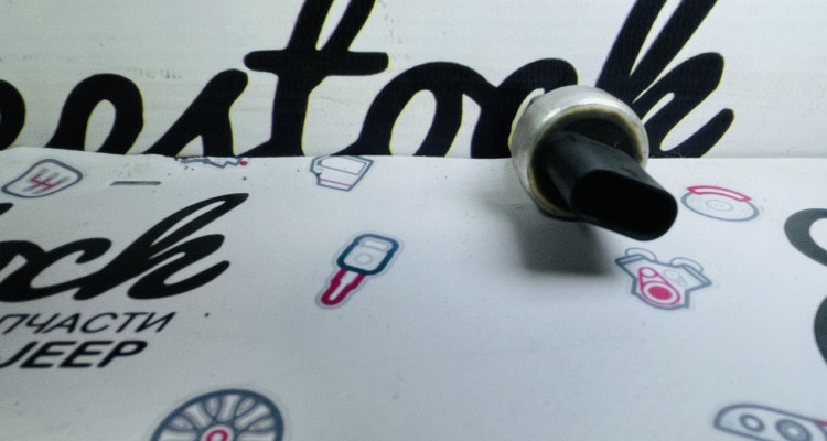  Датчик давления кондиционера 68156982АА 5.7L Jeep Grand Cherokee WK2