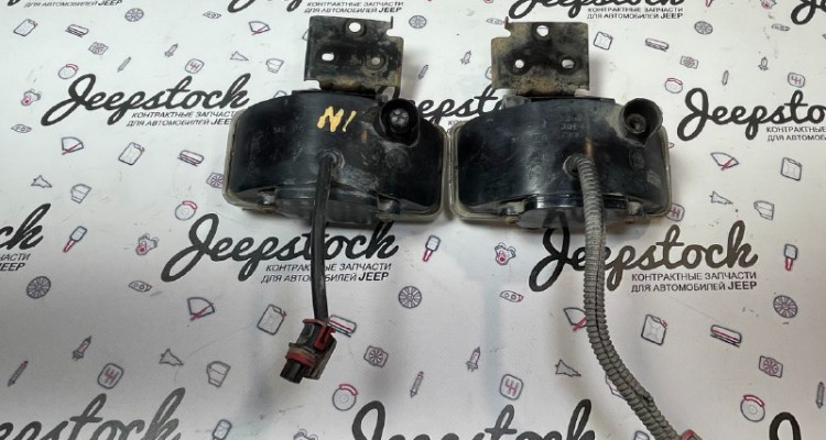  Противотуманки передние пара 96-98 дефект Jeep Grand Cherokee ZG-ZJ
