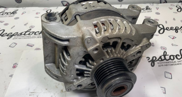  Генератор 5.7L. Jeep Grand Cherokee WK2