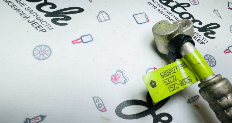  Трубка кондиционера 5.7L дефект (2) Jeep Grand Cherokee WK2