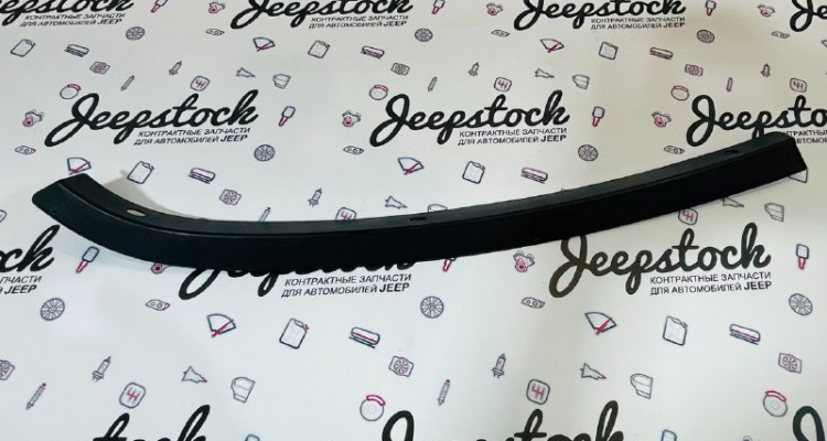  Накладка задней правой двери Jeep Grand Cherokee WK2
