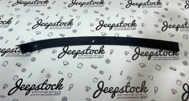  Накладка задней левой двери Jeep Grand Cherokee WK2