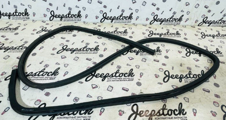  Уплотнительная резинка двери передняя правая дефект Jeep Grand Cherokee ZG-ZJ