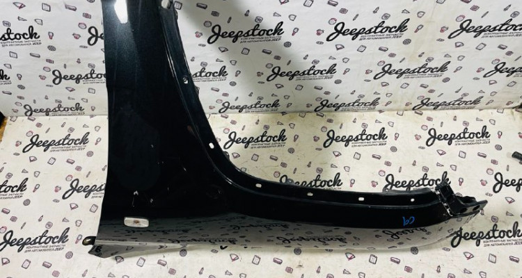  Крыло переднее левое черное Jeep Grand Cherokee WK2