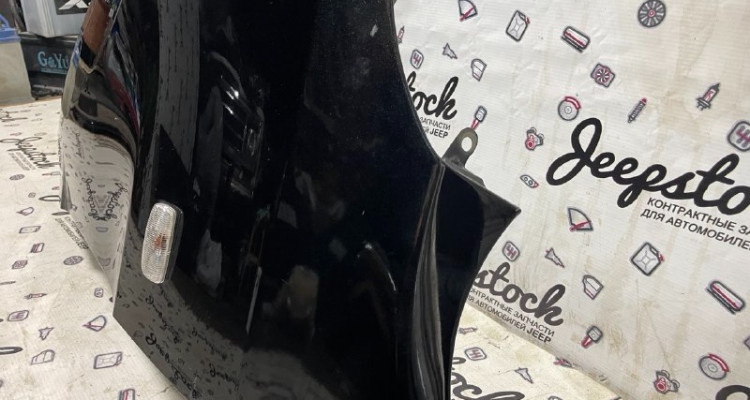  Крыло переднее левое черное Jeep Grand Cherokee WK2
