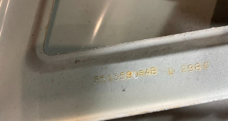  Крыло переднее левое белое 2 Jeep Grand Cherokee WG-WJ