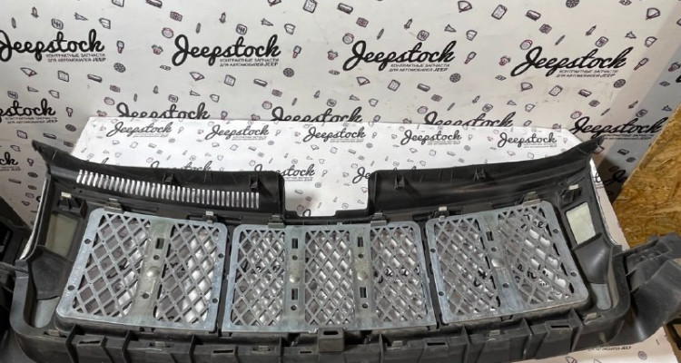  Решетка радиатора Overland Jeep Grand Cherokee WK2