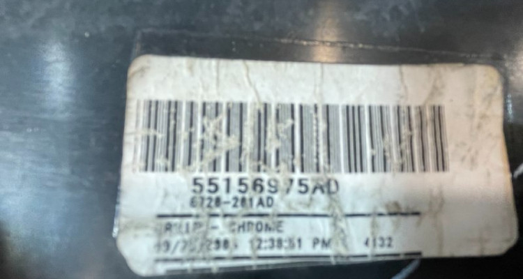  Решетка радиатора Jeep Commander XK-XH