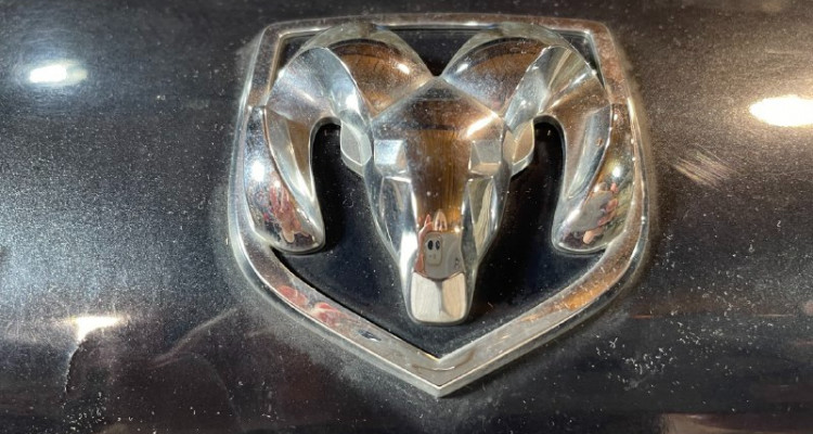  Решетка радиатора Dodge Ram 3 DR