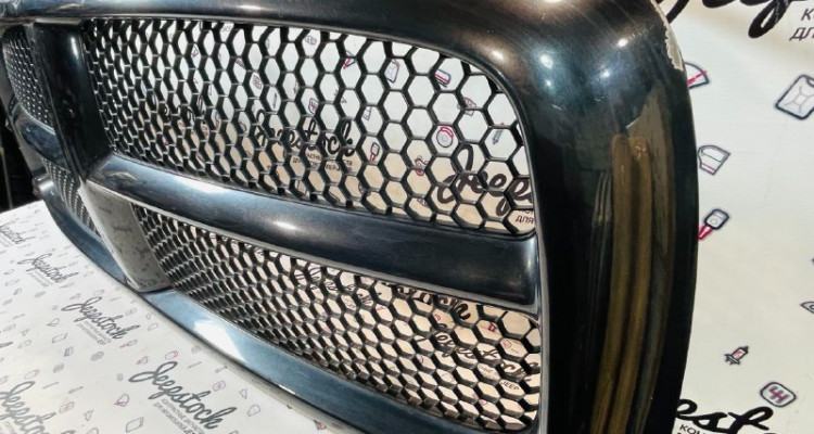  Решетка радиатора Dodge Ram 3 DR