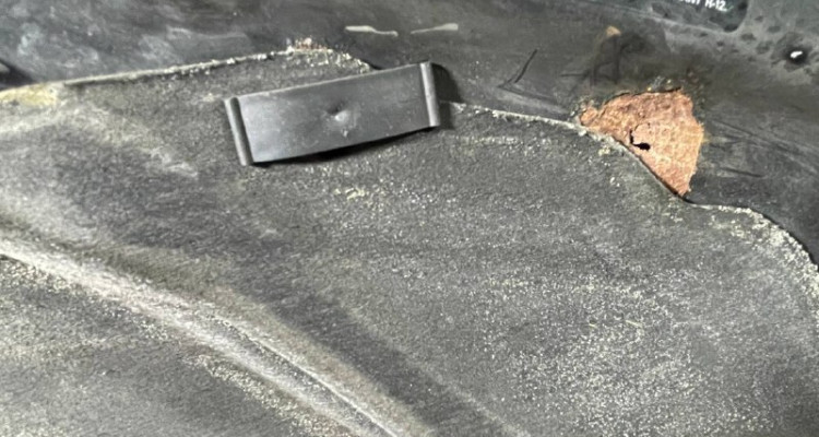 2000000056975 Капот в сборе с утеплителем чёрный Jeep Grand Cherokee WG-WJ