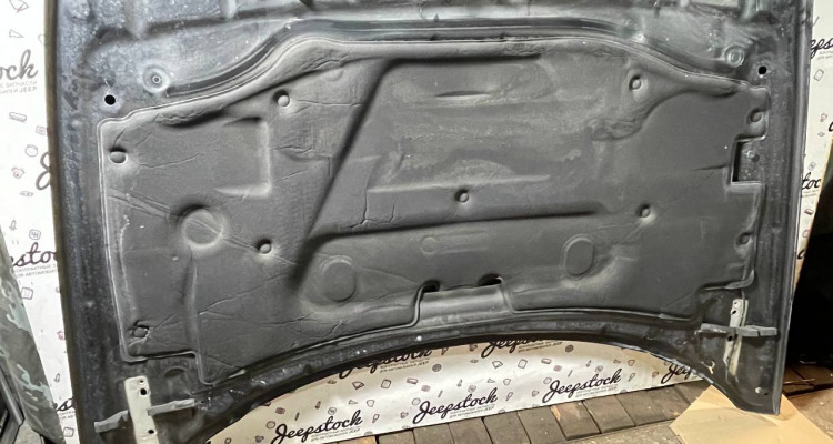  Капот в сборе с утеплителем черный Jeep Commander XK-XH