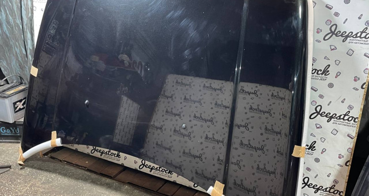  Капот в сборе с утеплителем черный Jeep Commander XK-XH