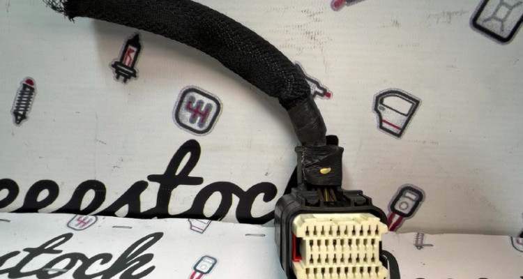  Разъём блока управления двигателем Jeep Grand Cherokee WK2