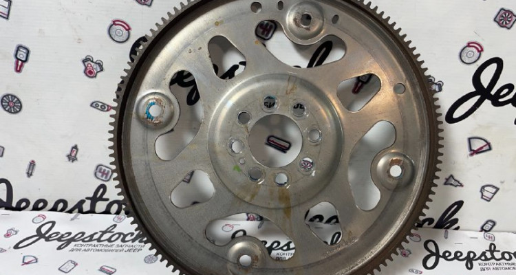  Маховик, драйв плата 5.7L 10-13г Jeep Grand Cherokee WK2