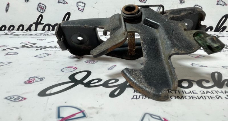  Скоба замка капота Dodge Ram 3 DR