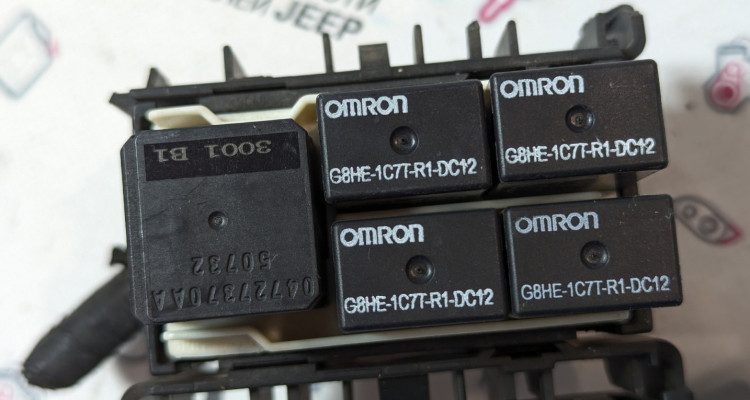  Блок реле PDC 68101267AD Jeep Grand Cherokee WK2