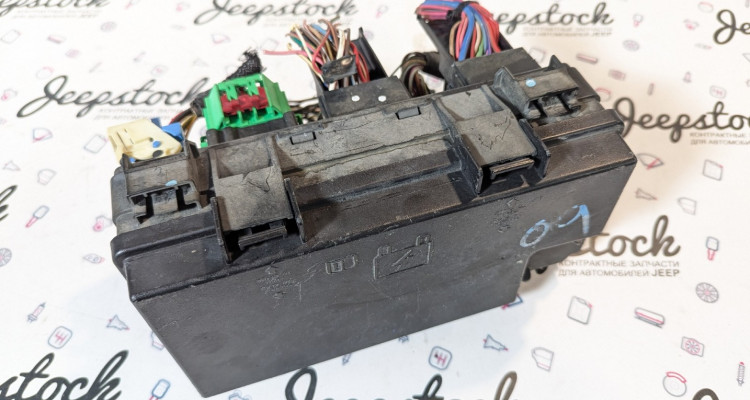  Блок предохранителей 68089320AE Jeep Grand Cherokee WK2