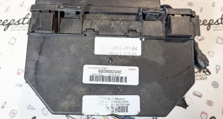  Блок предохранителей 68089320AE Jeep Grand Cherokee WK2