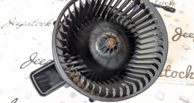  Мотор отопителя RHD Jeep Grand Cherokee WK2