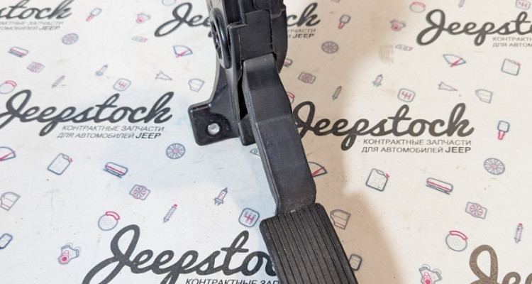  Педаль газа 52124785AD Jeep Grand Cherokee WK2