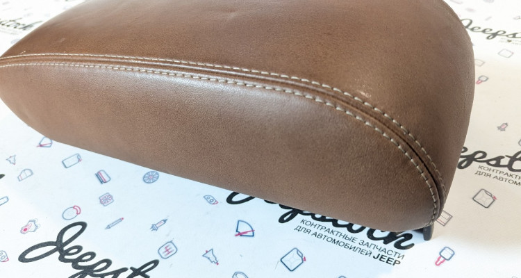  Подлокотник центральной напольной консоли Jeep Grand Cherokee WK2