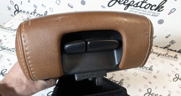  Подлокотник центральной напольной консоли Jeep Grand Cherokee WK2