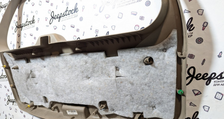  Обшивка 5ой двери (Sandstone) 1 Jeep Grand Cherokee WG-WJ