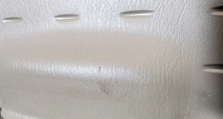  Обшивка 5ой двери (Sandstone) 1 Jeep Grand Cherokee WG-WJ