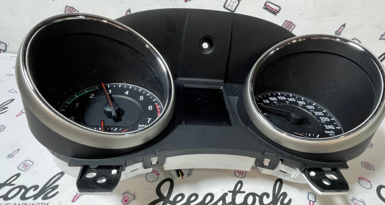  Щиток приборов 56046660AС Jeep Grand Cherokee WK2