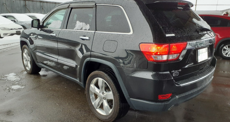  Фонарь задний левый наружный Jeep Grand Cherokee WK2