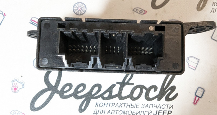  Блок парктроников Jeep Grand Cherokee WK2