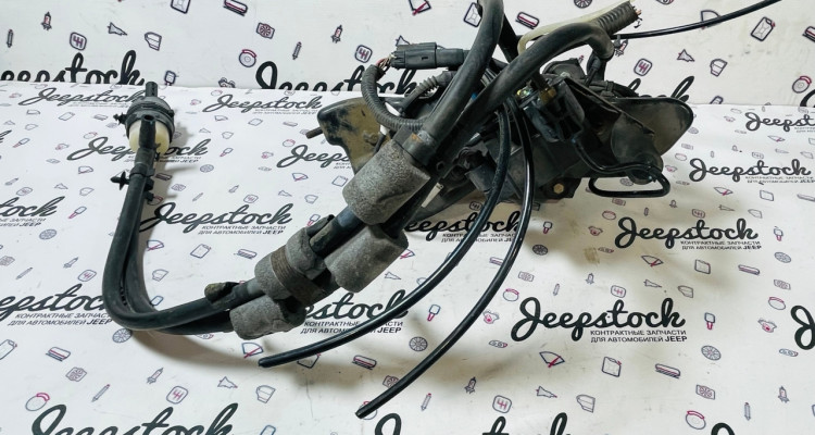 Компрессор пневмоподвески Jeep Grand Cherokee WK2